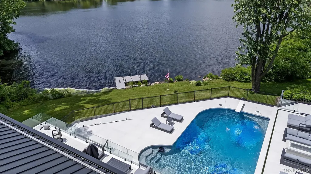 5116 W Bloomfield Lake Road West Bloomfield Charter Township MI 48323