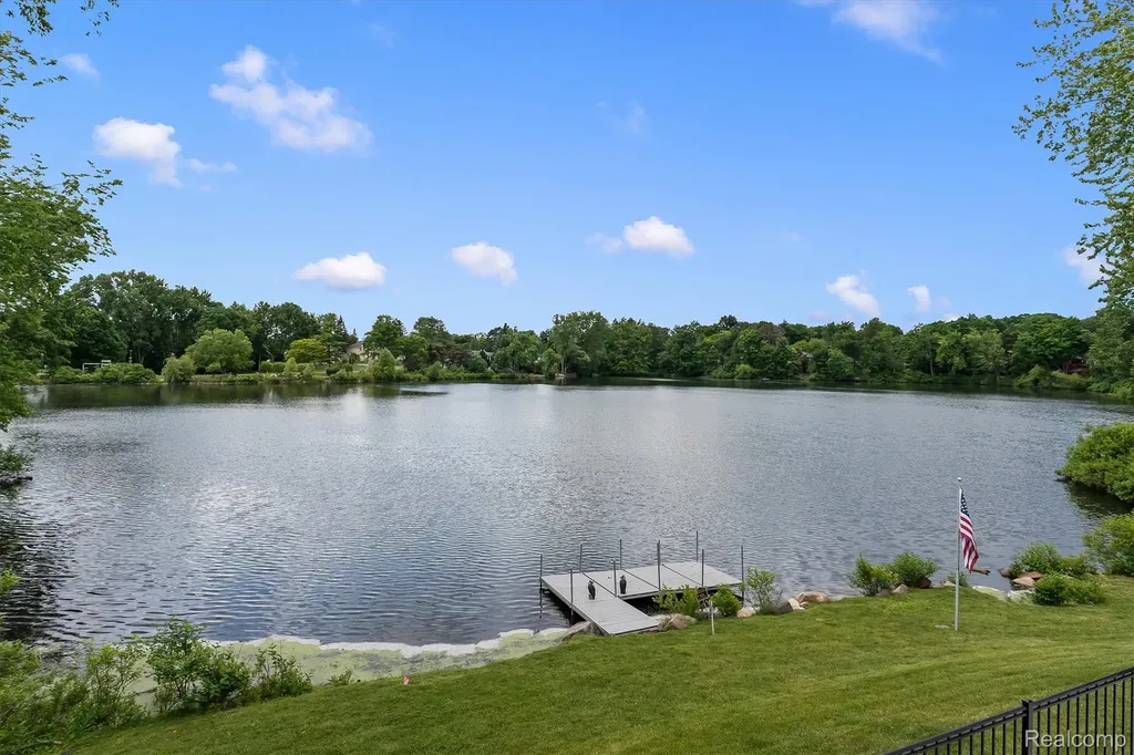 5116 W Bloomfield Lake Road West Bloomfield Charter Township MI 48323