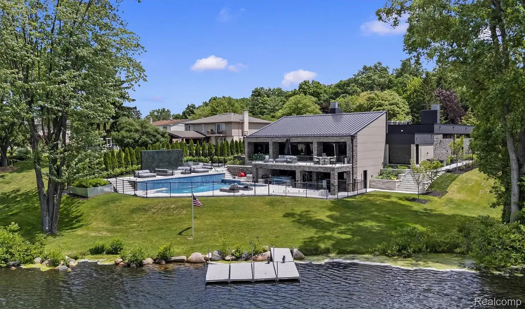 5116 W Bloomfield Lake Road West Bloomfield Charter Township MI 48323