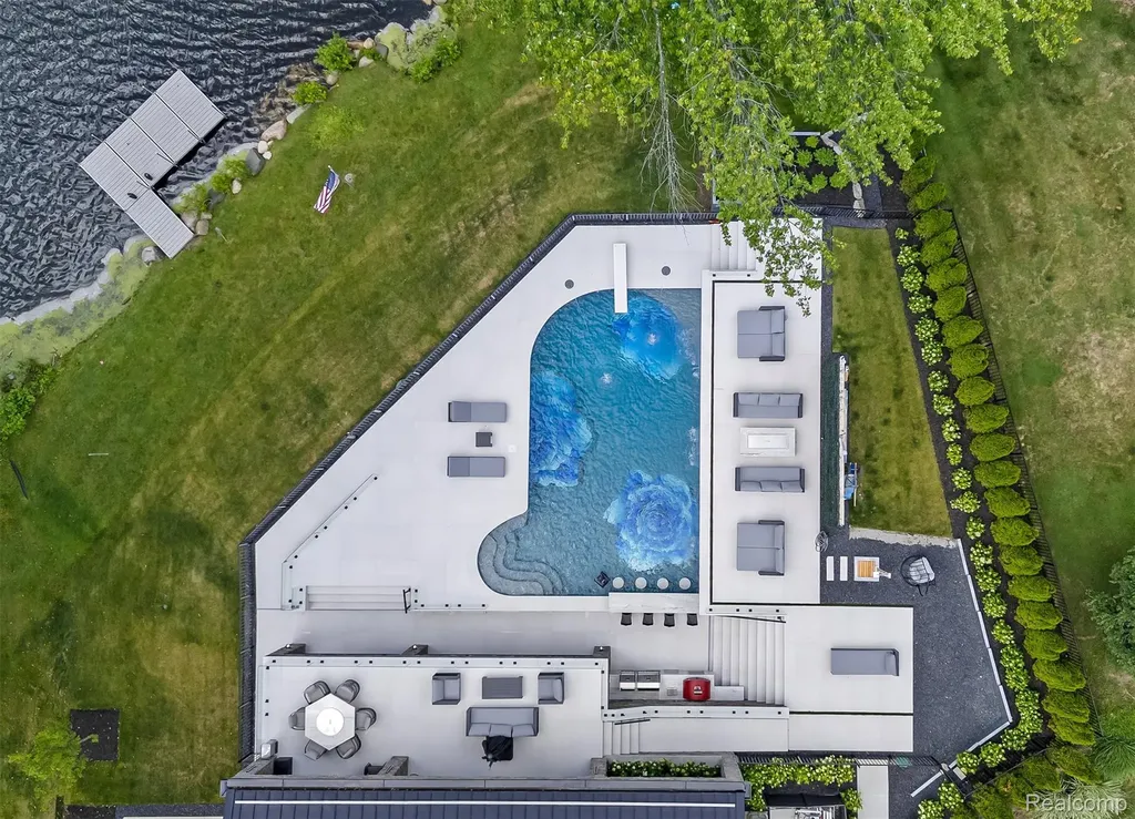 5116 W Bloomfield Lake Road West Bloomfield Charter Township MI 48323