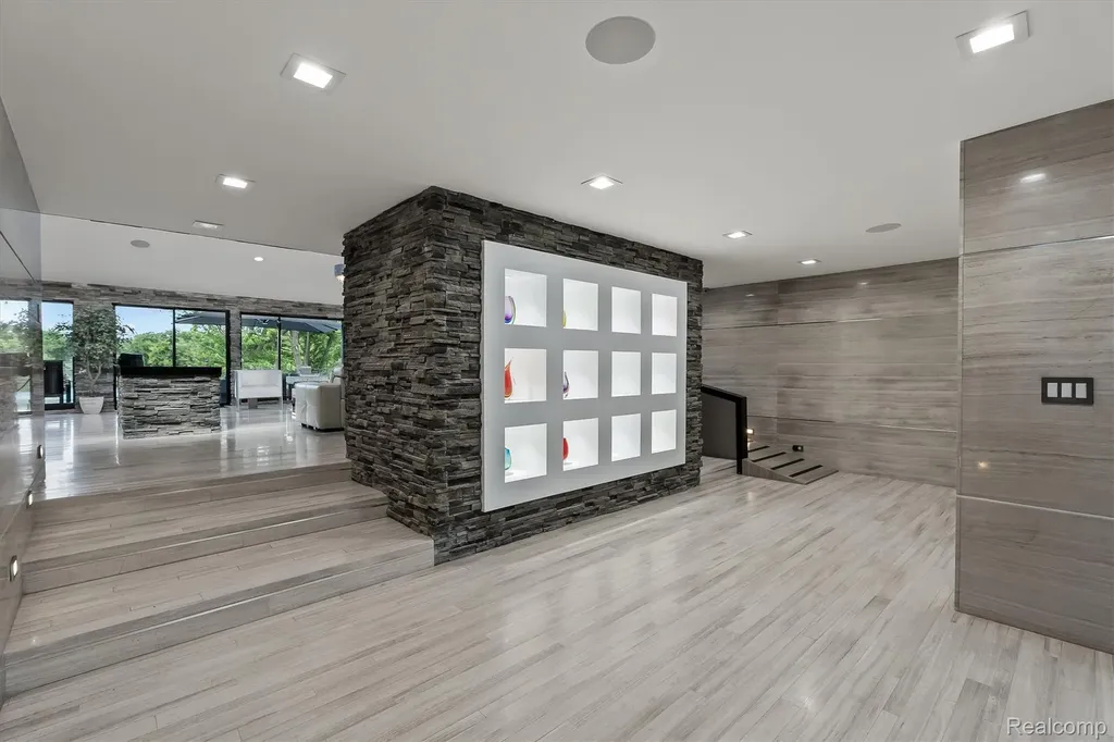 5116 W Bloomfield Lake Road West Bloomfield Charter Township MI 48323