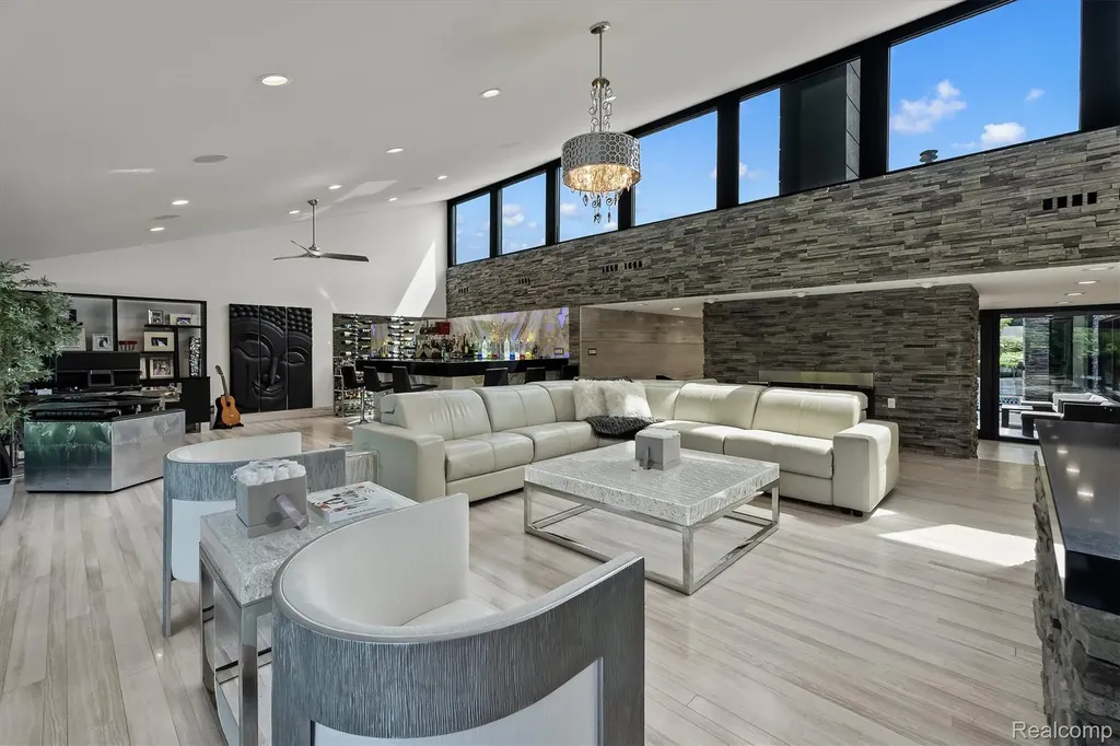 5116 W Bloomfield Lake Road West Bloomfield Charter Township MI 48323