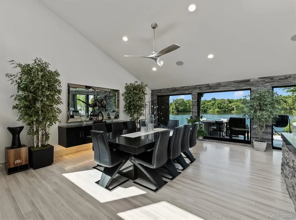 5116 W Bloomfield Lake Road West Bloomfield Charter Township MI 48323