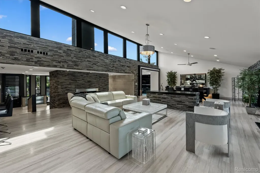 5116 W Bloomfield Lake Road West Bloomfield Charter Township MI 48323