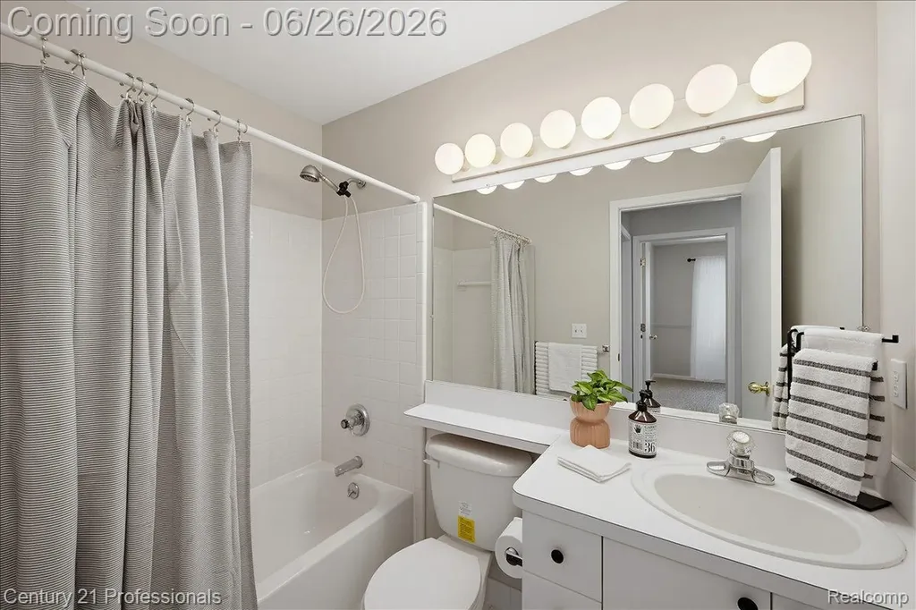 4683 Fox Chase Drive White Lake Charter Township MI 48383