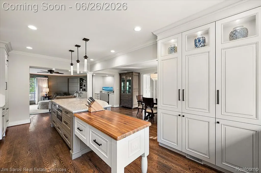 688 Balfour Street Grosse Pointe Park City MI 48230