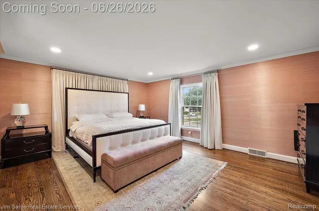 688 Balfour Street Grosse Pointe Park City MI 48230