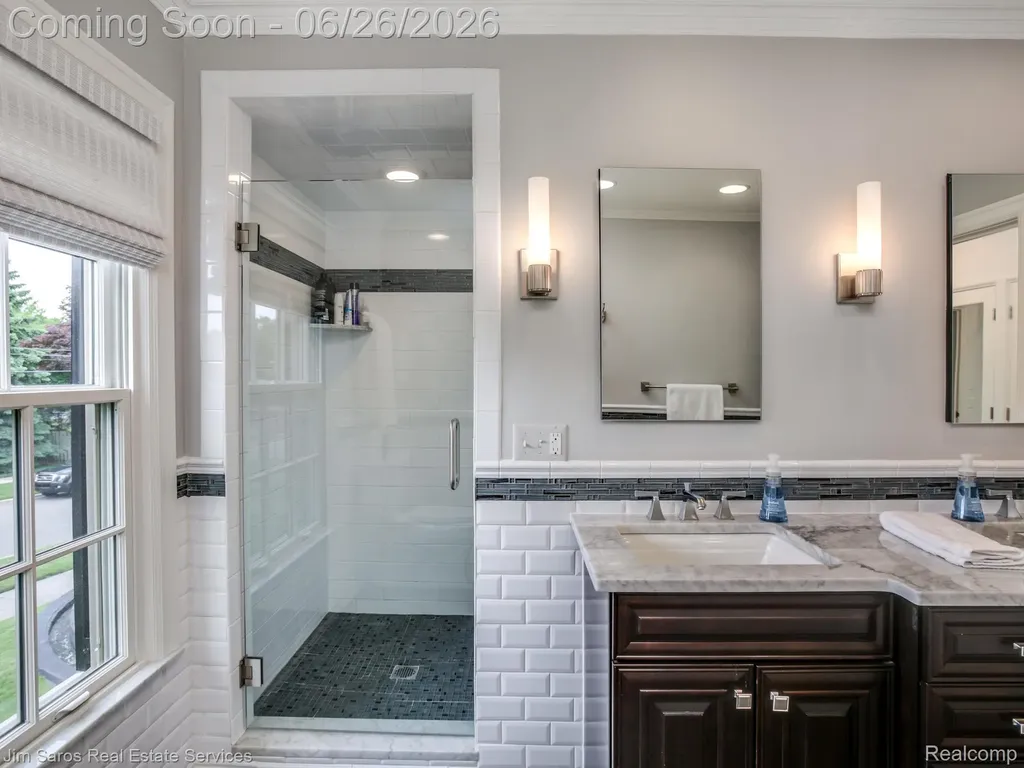 688 Balfour Street Grosse Pointe Park City MI 48230