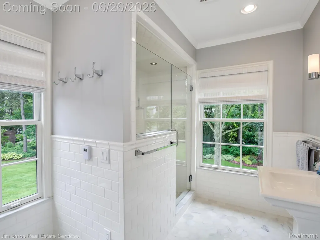 688 Balfour Street Grosse Pointe Park City MI 48230