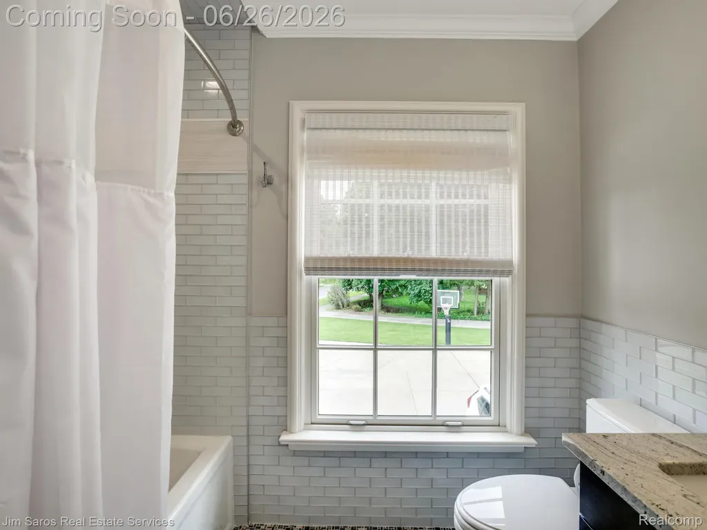 688 Balfour Street Grosse Pointe Park City MI 48230