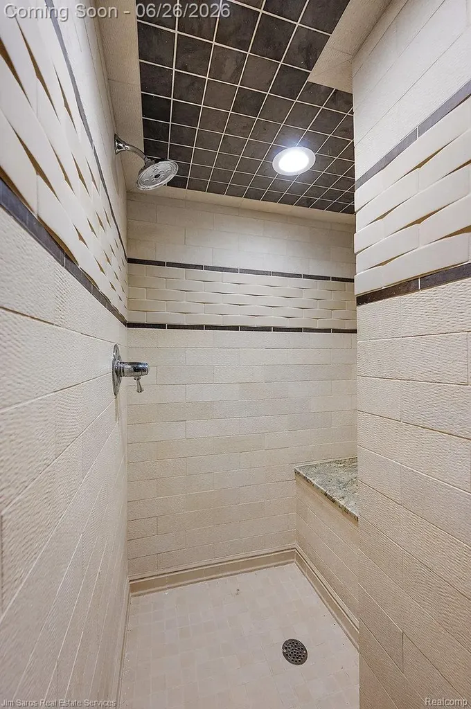 688 Balfour Street Grosse Pointe Park City MI 48230