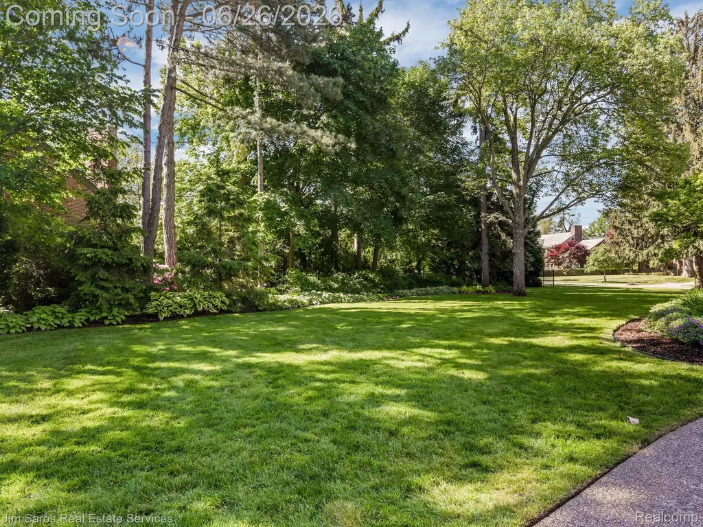 688 Balfour Street Grosse Pointe Park City MI 48230
