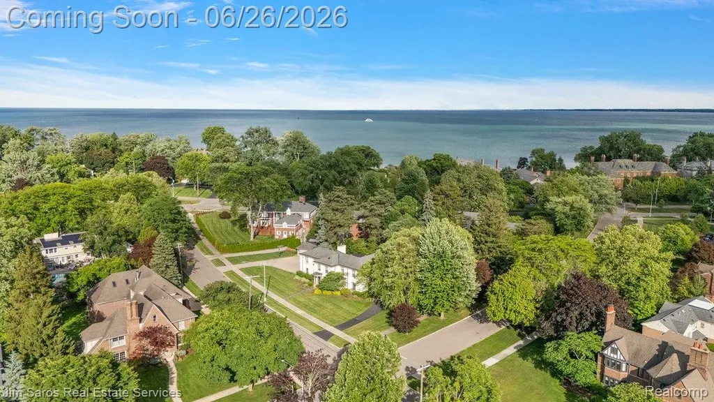 688 Balfour Street Grosse Pointe Park City MI 48230