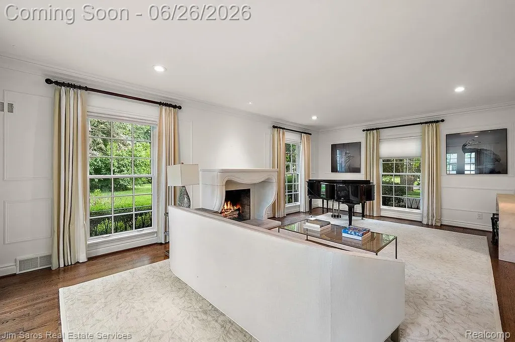 688 Balfour Street Grosse Pointe Park City MI 48230
