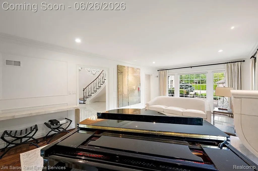 688 Balfour Street Grosse Pointe Park City MI 48230