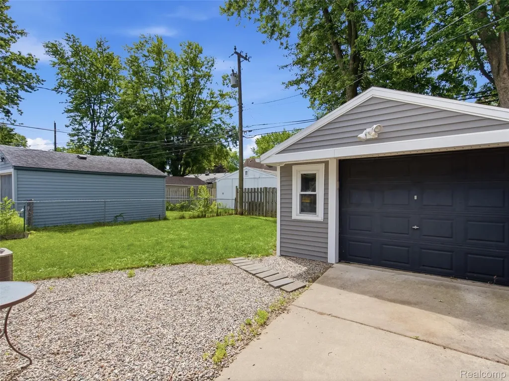 2204 Brockton Avenue Royal Oak City MI 48067