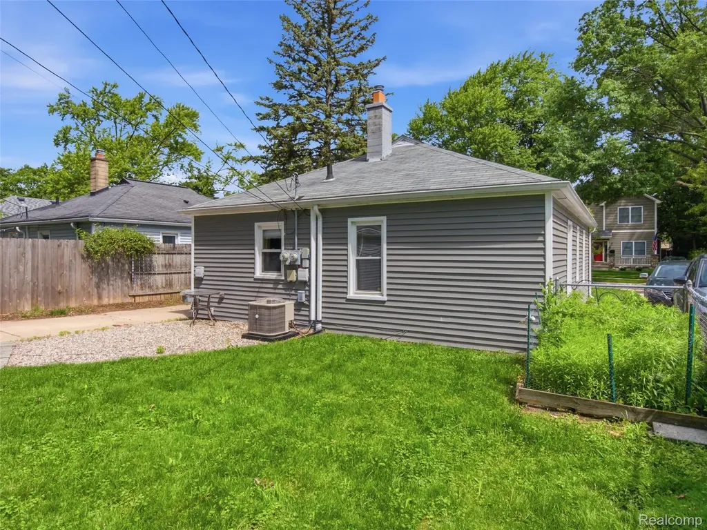 2204 Brockton Avenue Royal Oak City MI 48067