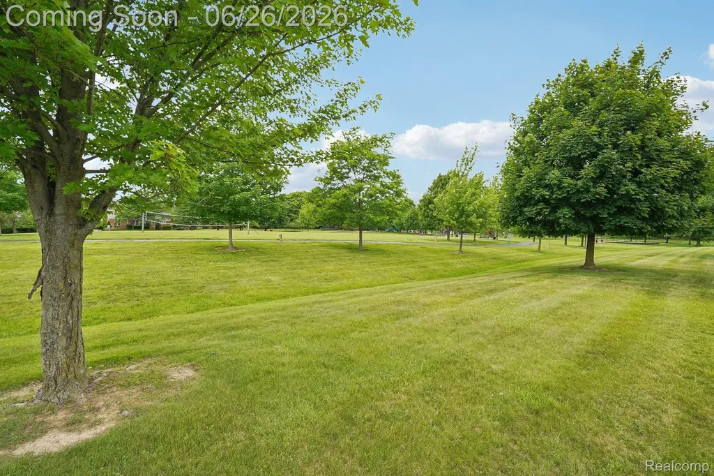 1687 Grandview Drive Rochester Hills City MI 48306