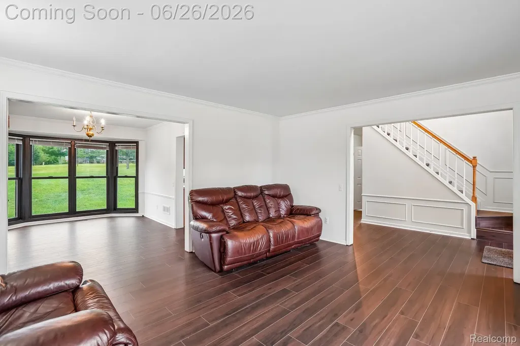 1687 Grandview Drive Rochester Hills City MI 48306