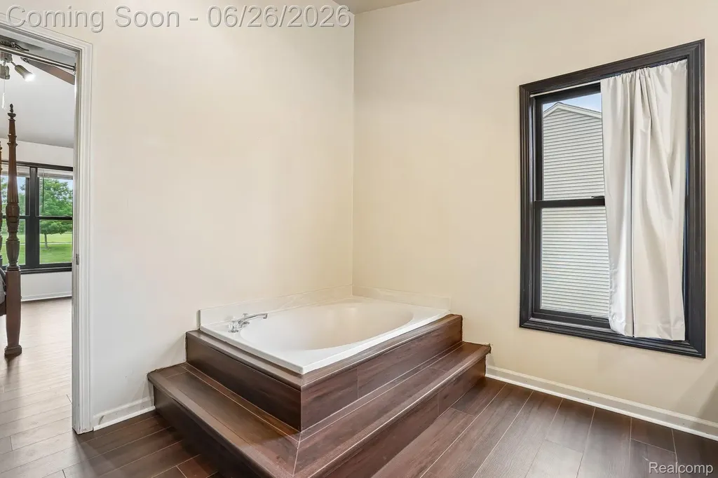 1687 Grandview Drive Rochester Hills City MI 48306