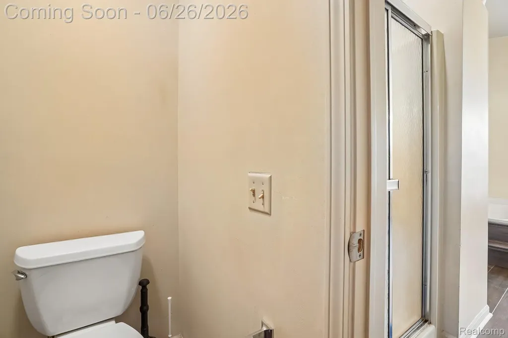 1687 Grandview Drive Rochester Hills City MI 48306