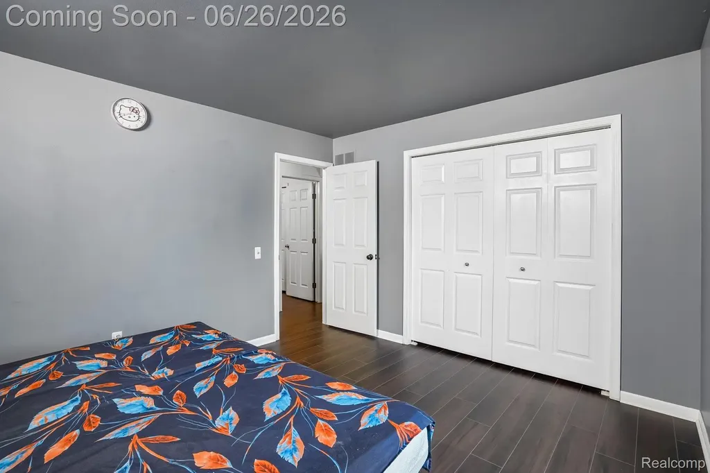 1687 Grandview Drive Rochester Hills City MI 48306