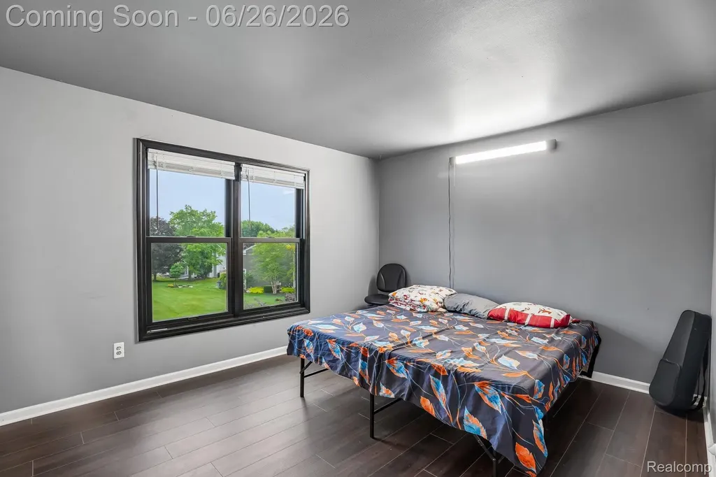 1687 Grandview Drive Rochester Hills City MI 48306