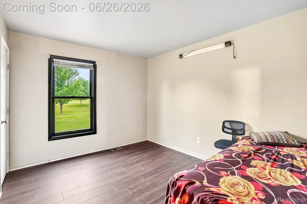1687 Grandview Drive Rochester Hills City MI 48306