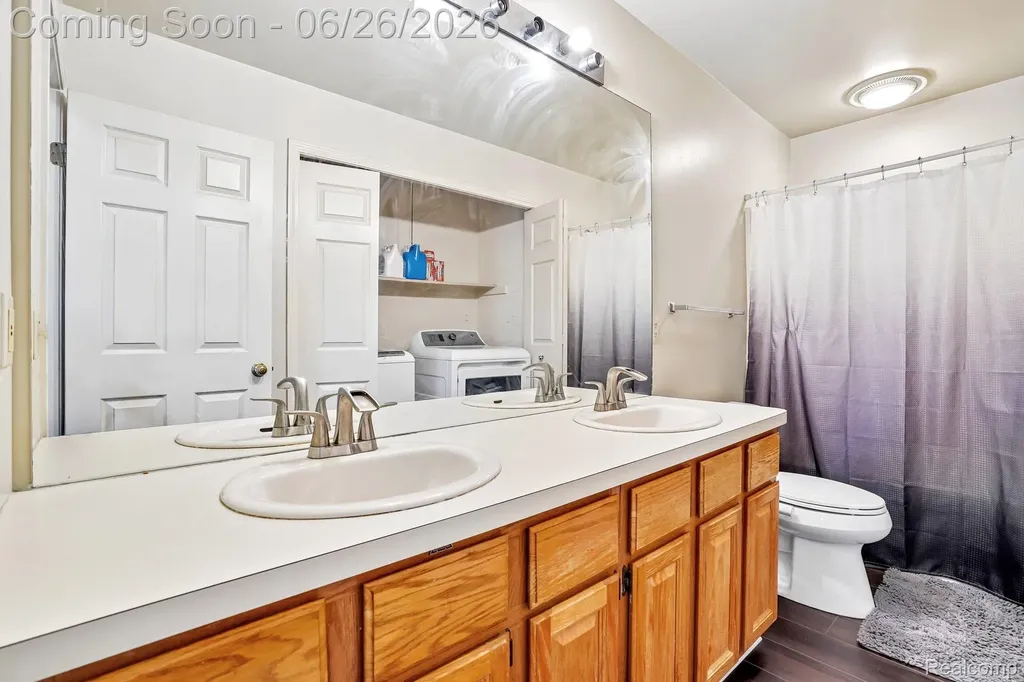 1687 Grandview Drive Rochester Hills City MI 48306
