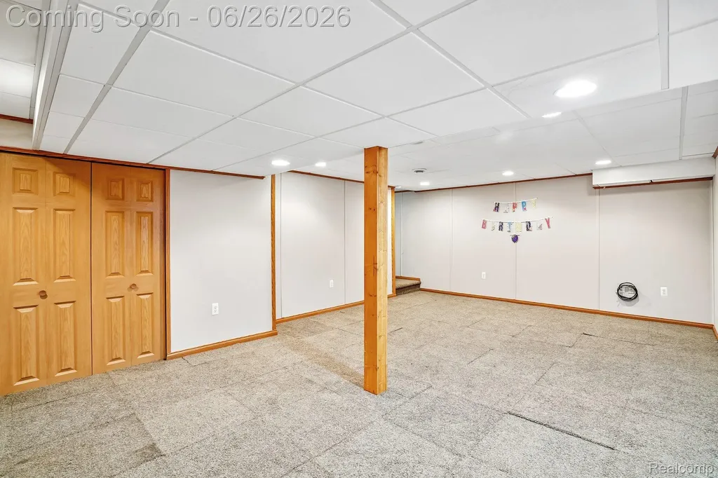 1687 Grandview Drive Rochester Hills City MI 48306
