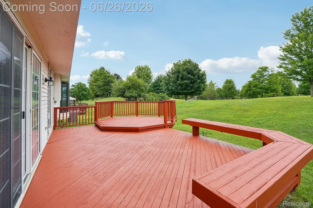 1687 Grandview Drive Rochester Hills City MI 48306