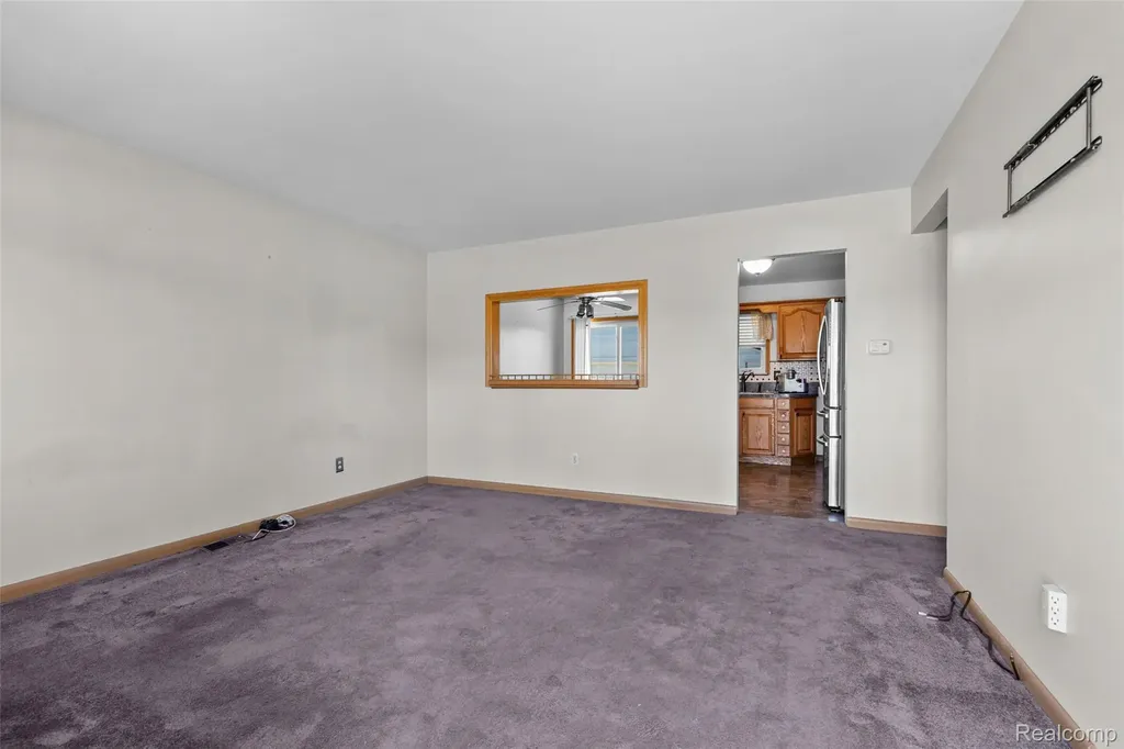 15641 Common Road Roseville City MI 48066