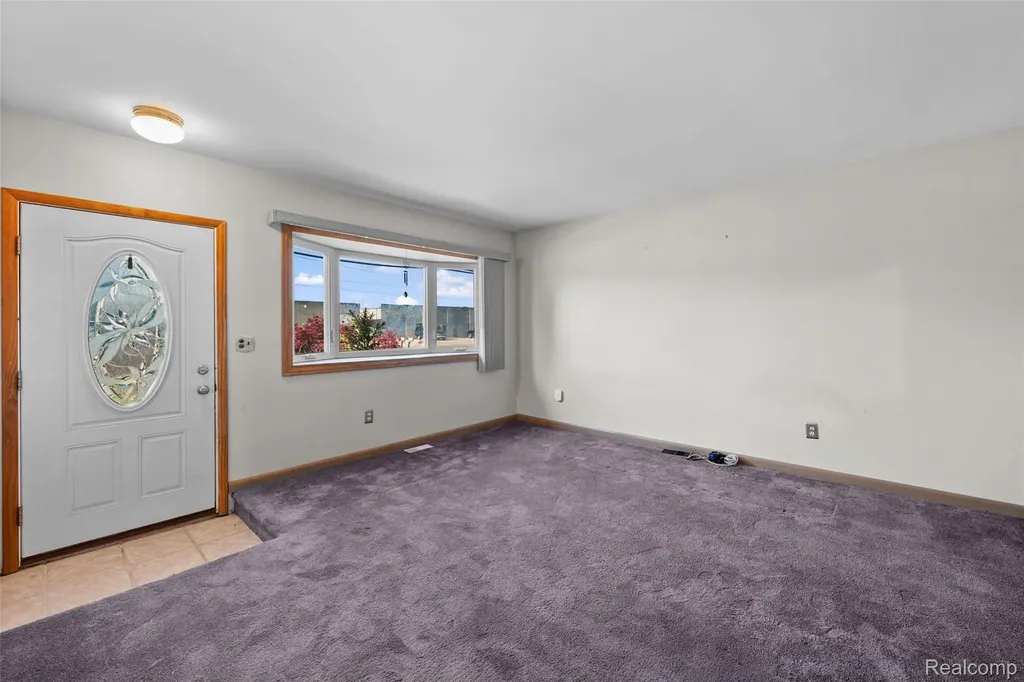 15641 Common Road Roseville City MI 48066