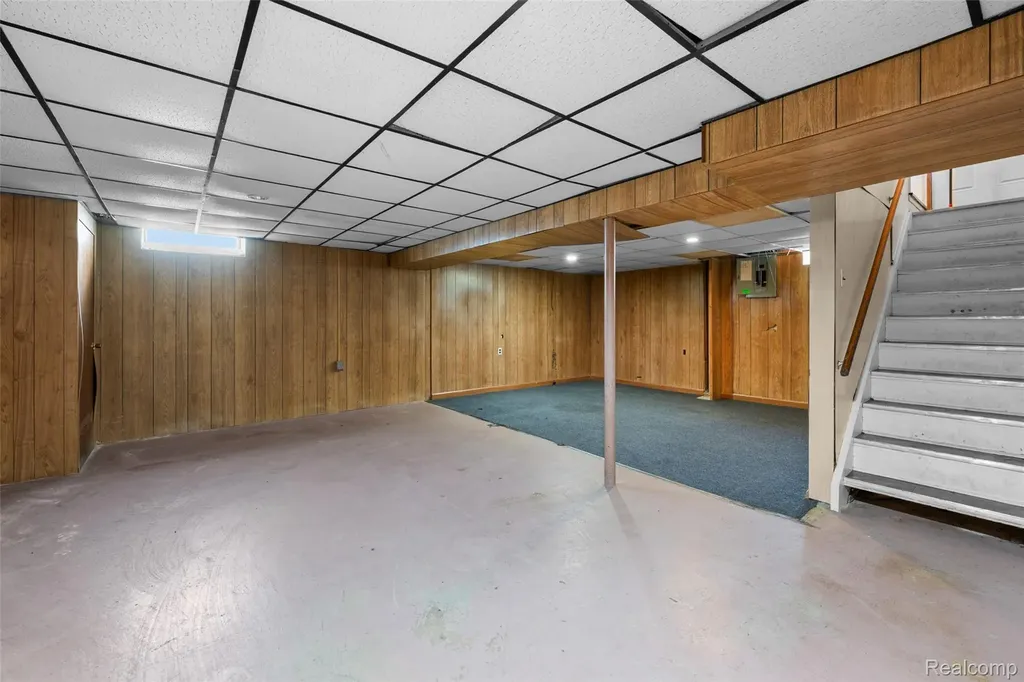 15641 Common Road Roseville City MI 48066