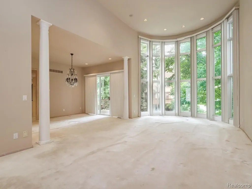 43564 Scenic Lane Novi City MI 48167