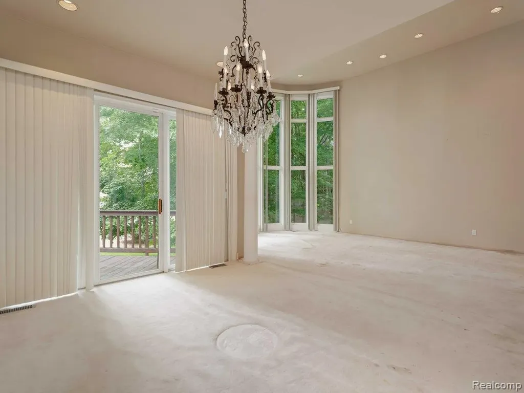 43564 Scenic Lane Novi City MI 48167