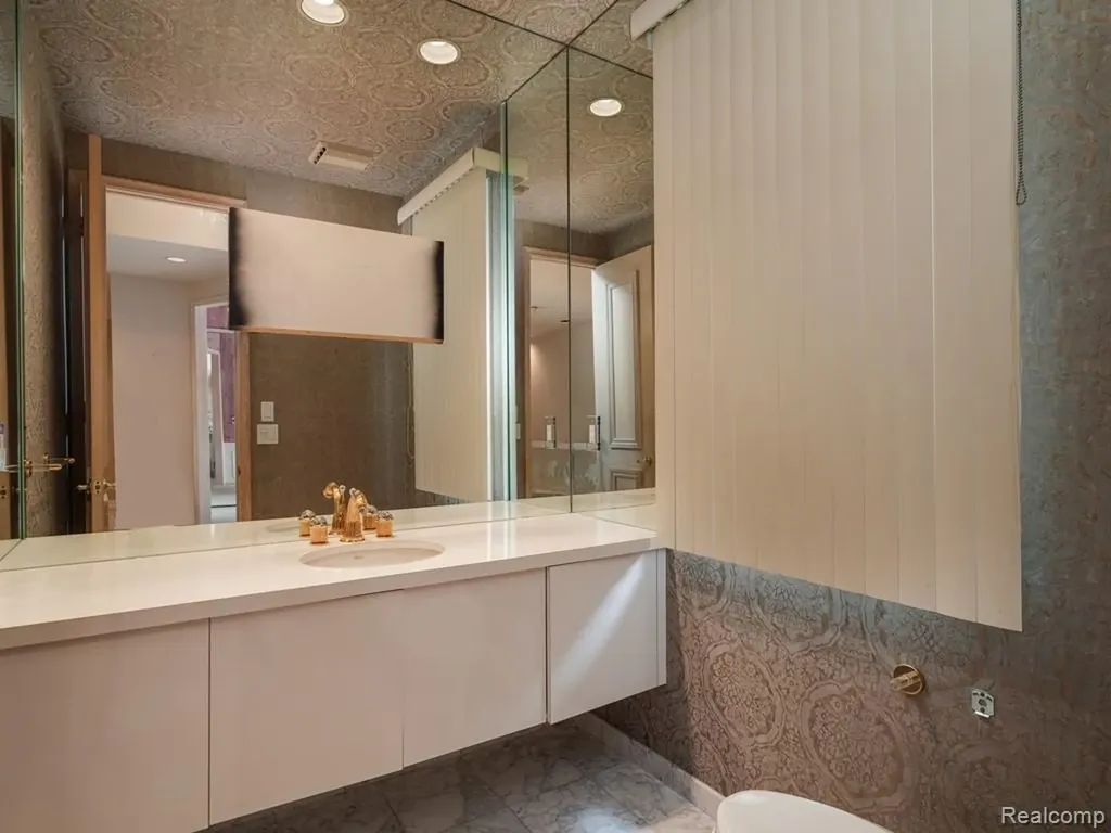 43564 Scenic Lane Novi City MI 48167
