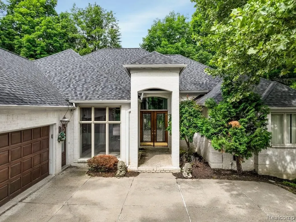 43564 Scenic Lane Novi City MI 48167