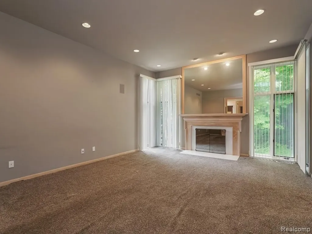 43564 Scenic Lane Novi City MI 48167