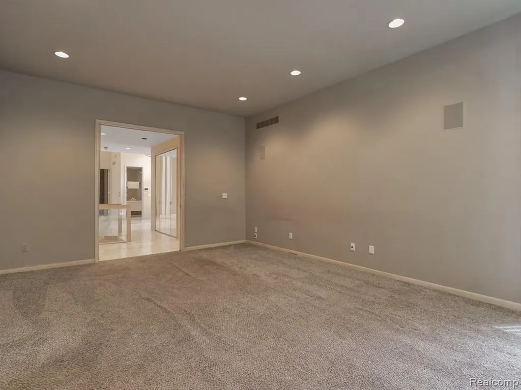 43564 Scenic Lane Novi City MI 48167