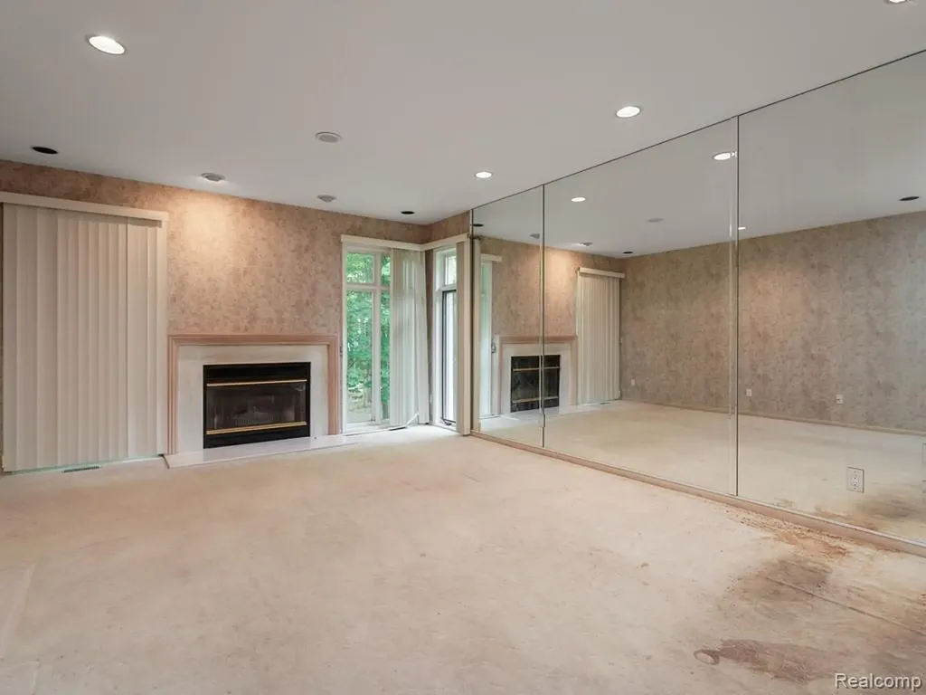 43564 Scenic Lane Novi City MI 48167