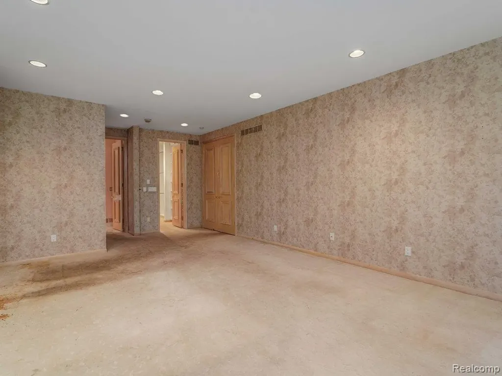 43564 Scenic Lane Novi City MI 48167