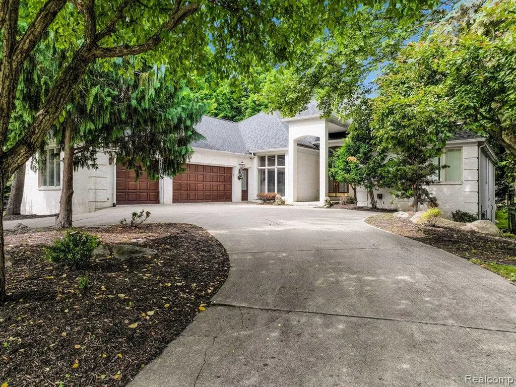 43564 Scenic Lane Novi City MI 48167