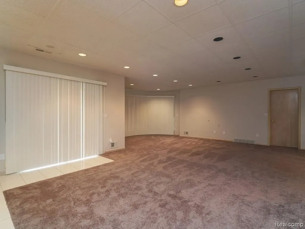 43564 Scenic Lane Novi City MI 48167