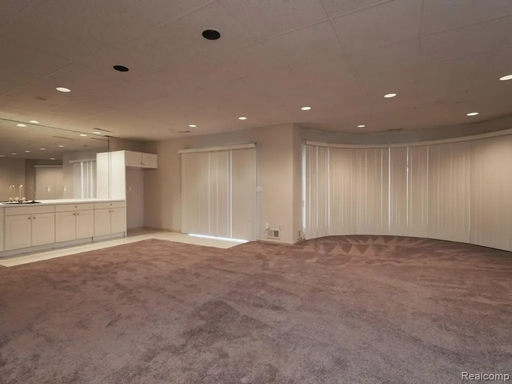43564 Scenic Lane Novi City MI 48167