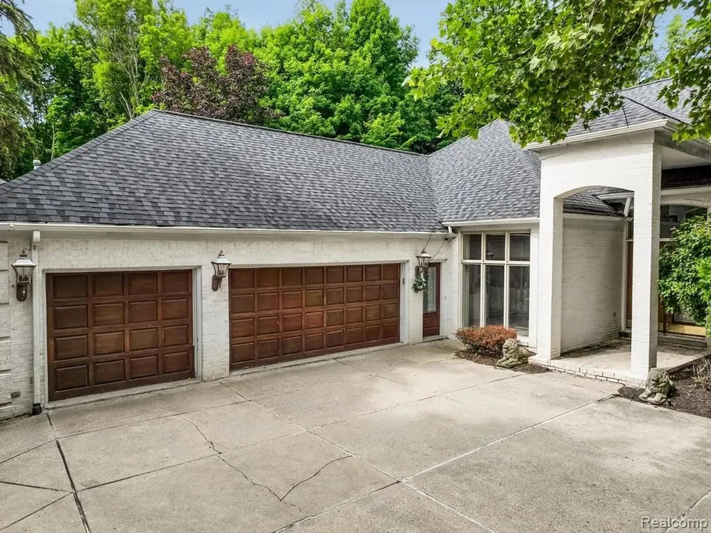 43564 Scenic Lane Novi City MI 48167