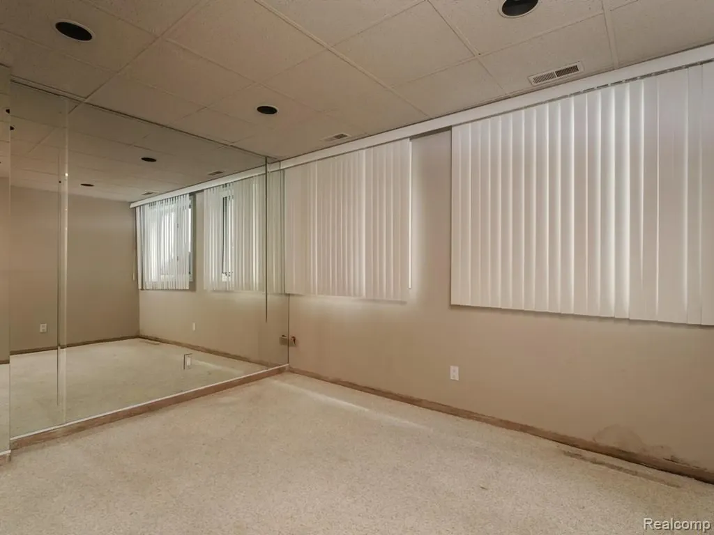 43564 Scenic Lane Novi City MI 48167