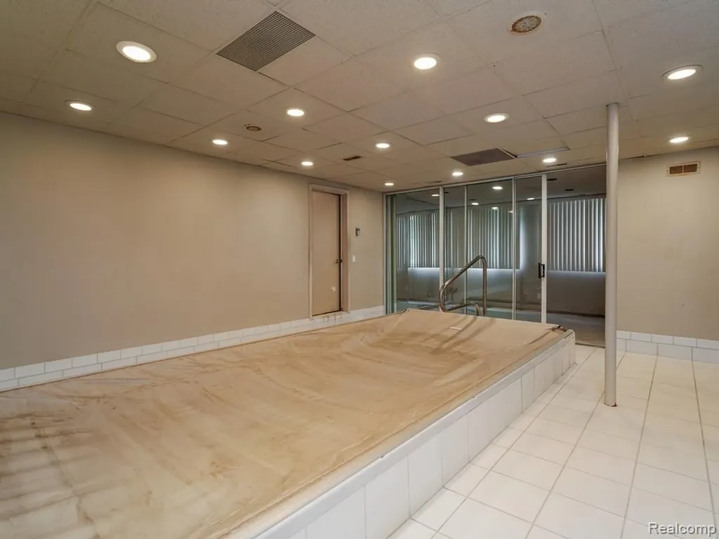 43564 Scenic Lane Novi City MI 48167