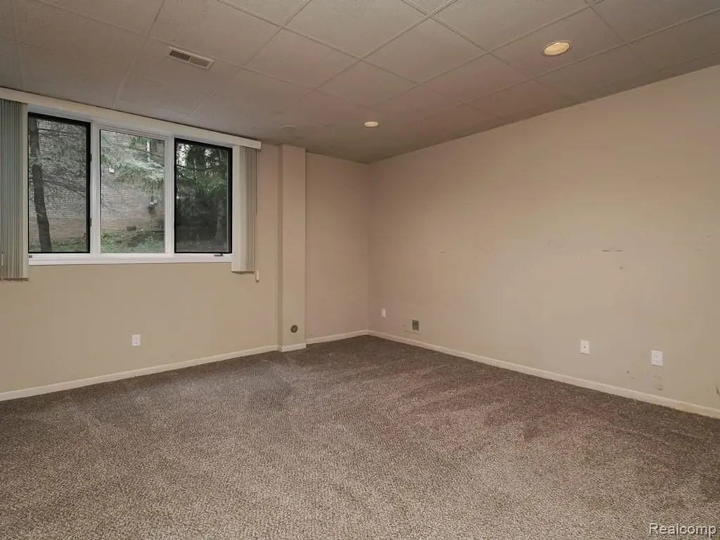 43564 Scenic Lane Novi City MI 48167