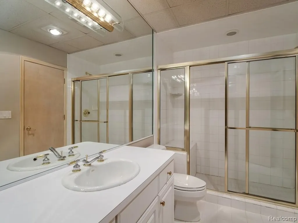 43564 Scenic Lane Novi City MI 48167